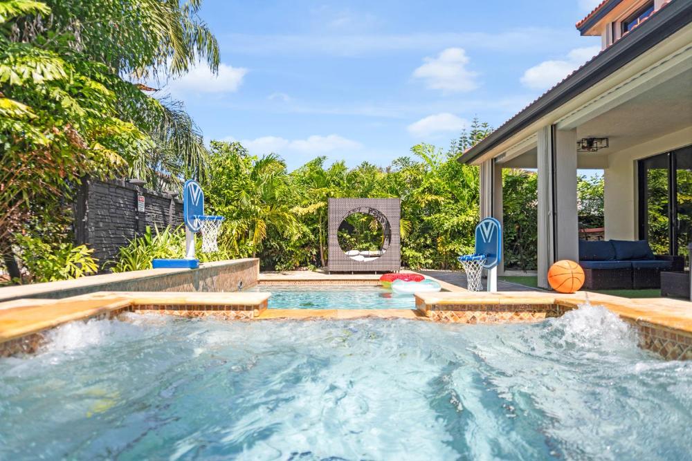 Luxury Glow Villa Miami - 4K Private Cinema, Heated Pool & Spa, Game Room - 5BR Lakefront Estate for 12 Guests
